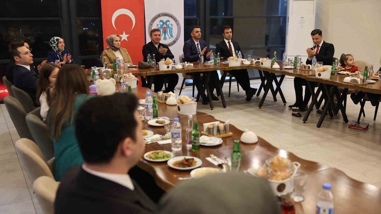 Vali Aydoğdu: "Erzincan’ımızın huzuru, güveni ve kalkınması için el birliğiyle çalışmaya devam edeceğiz"
