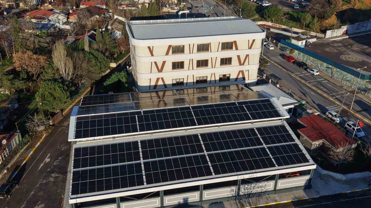 Pendik’te kapalı semt pazarı enerji santraline dönüştü
