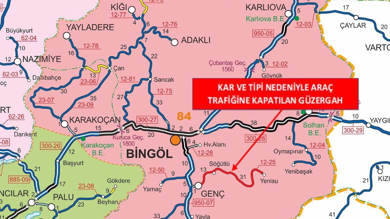 Bingöl’ün ilçesinde bir yol  trafiğe kapatıldı
