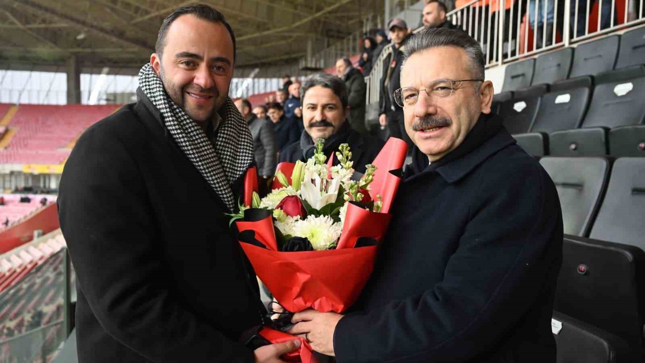 Eskişehirspor’dan Vali Hüseyin Aksoy’a veda
