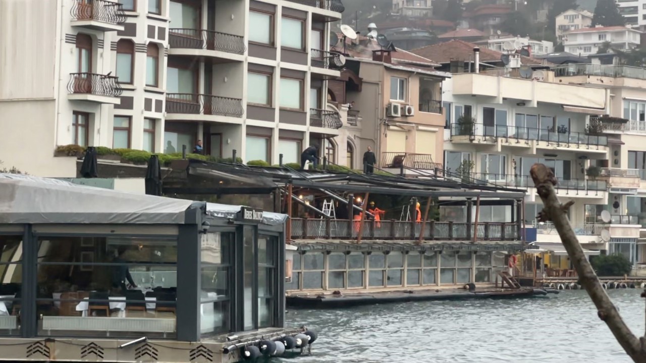 Bebek Otel’de kaçak bölümler yıkılıyor
