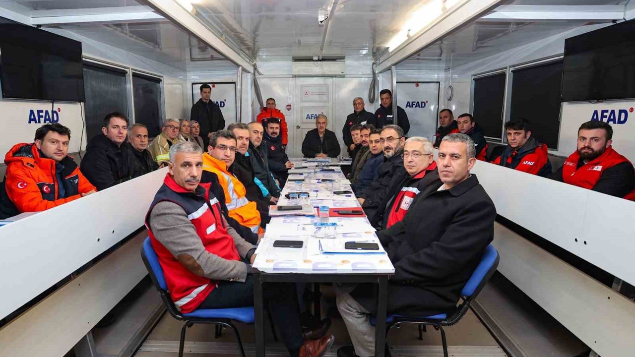 Bursa’da deprem tatbikatı gerçeğini aratmadı
