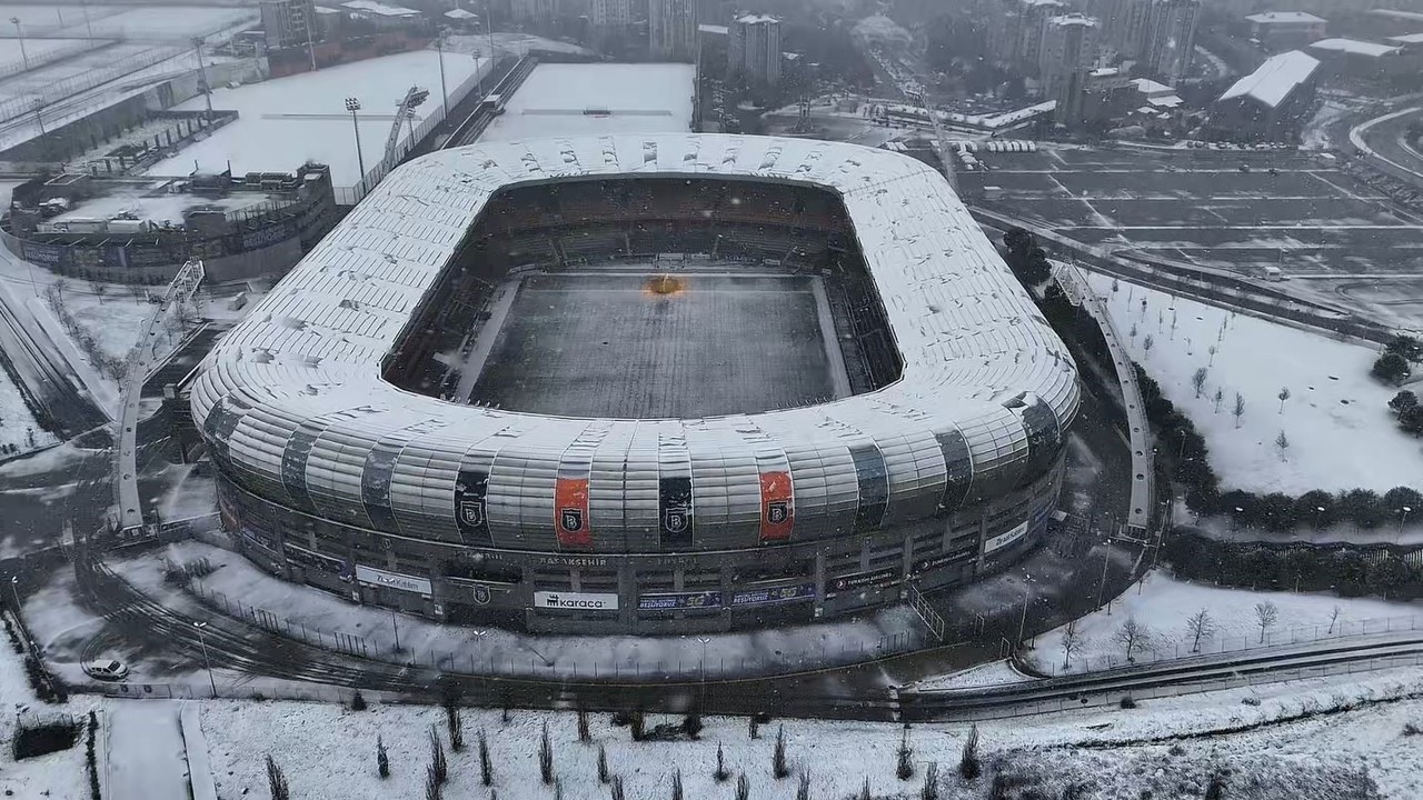 Karla kaplanan Başakşehir havadan görüntülendi
