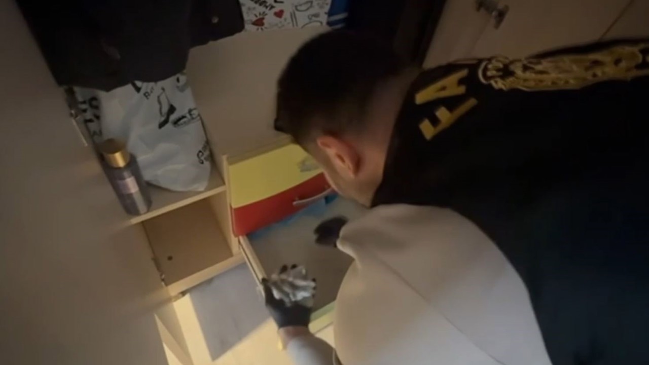 Fatih’te gündüz vakti bir eve ateş açıldı: Uyuşturucu ve silahla yakalanan şahıs tutuklandı
