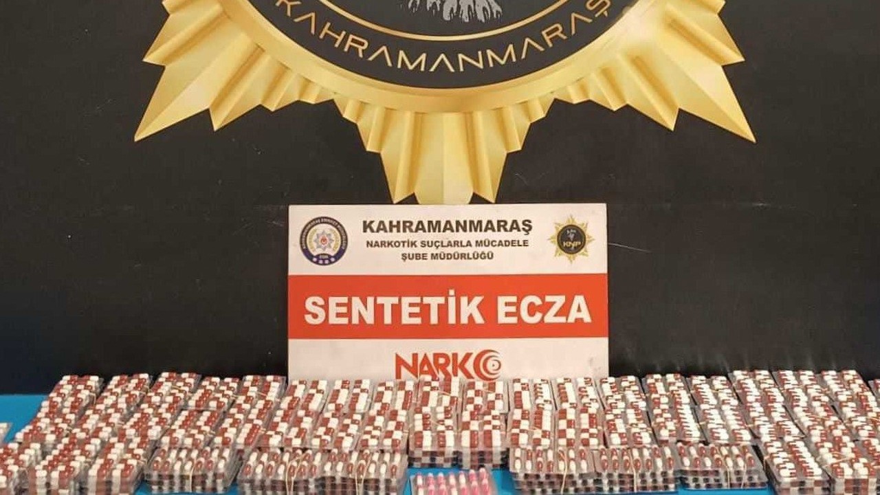 Hoparlörde binlerce uyuşturucu hap ele geçirildi: 2 tutuklama
