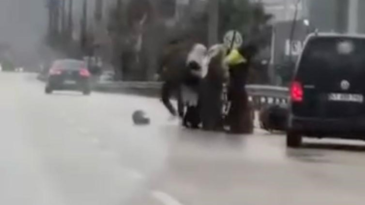 Bursa’da tartıştığı kuryeyi dövdü: O anlar kameraya yansıdı
