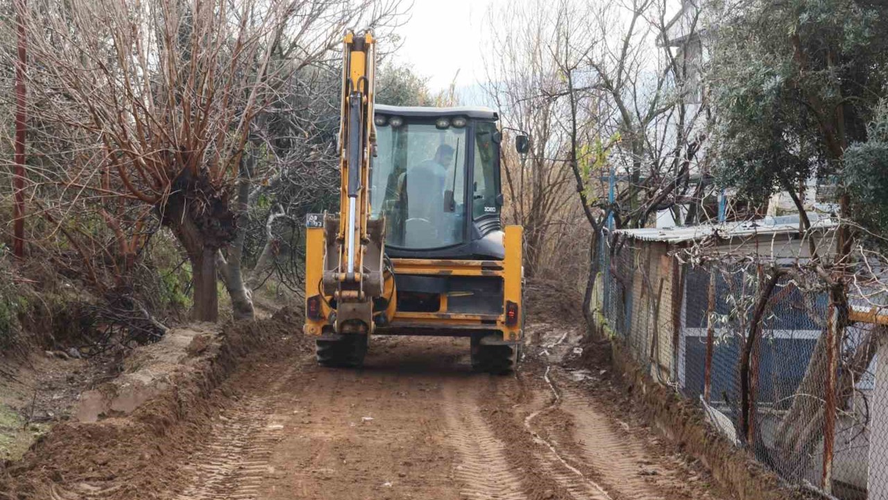 Nazilli Belediyesi’nden Arslanlı’da yol çalışması
