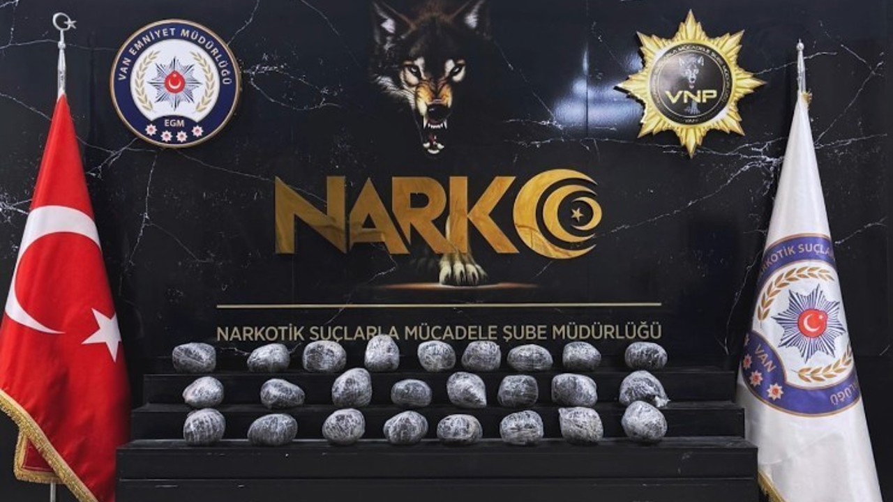 Van’da 26 kilo 160 gram metamfetamin ele geçirildi
