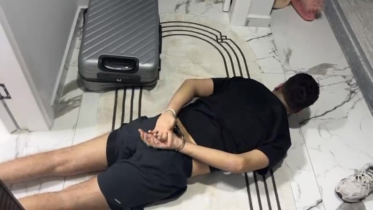 ’Sazan Sarmalı’ ile 3.5 milyarlık vurgun: Lüks villada hayat
