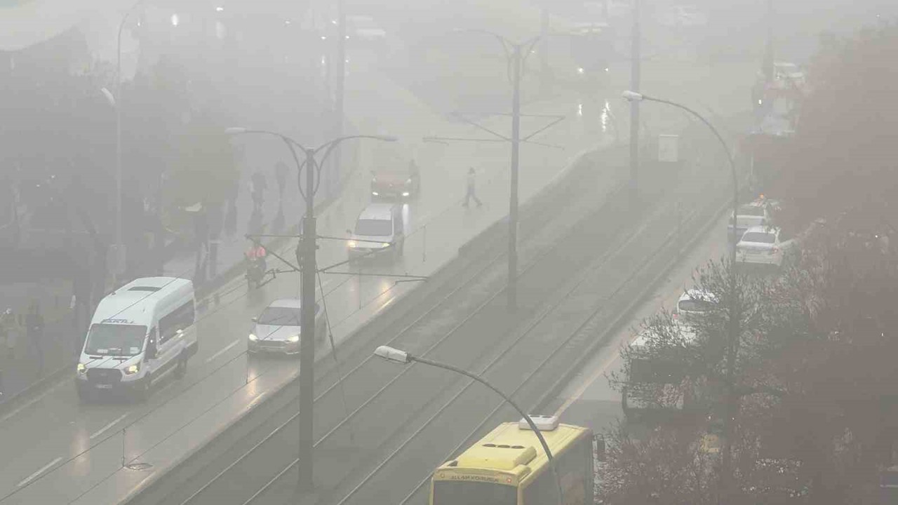 Gaziantep’te etkili olan sis görüş mesafesini düşürdü
