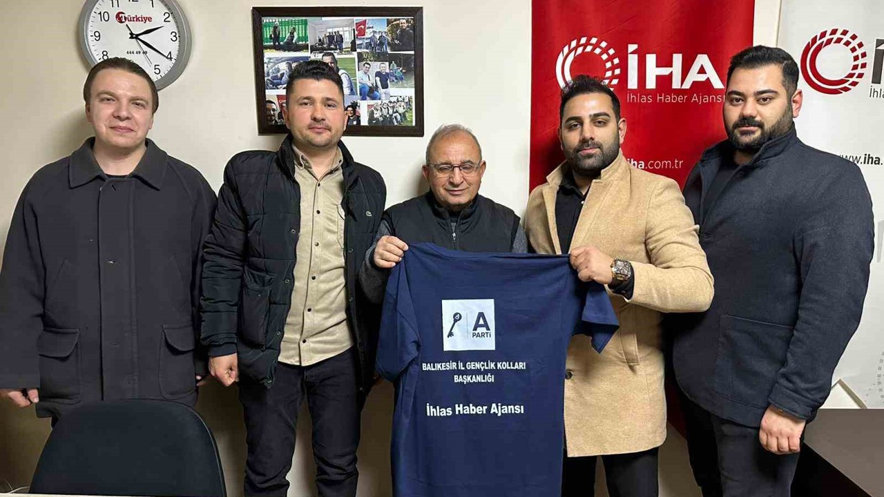 Anahtar Partili gençlerden İHA’ya ziyaret

