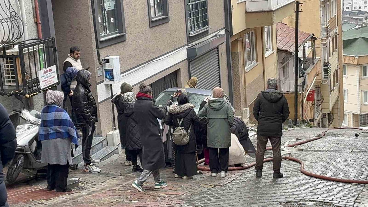 Kağıthane’de itfaiye ekiplerinin dik yokuşla ve dar sokakla imtihanı
