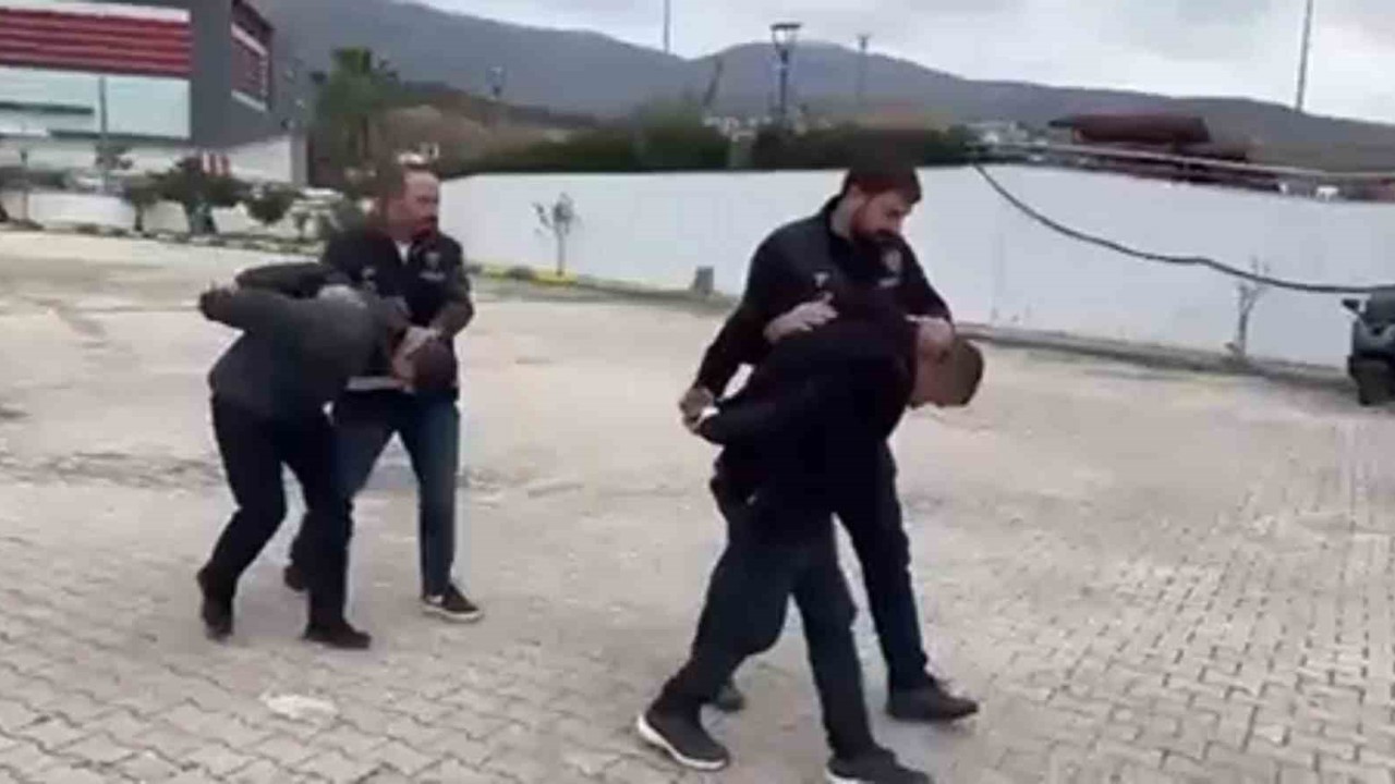 İskenderun’da hapis cezası ile aranan 2 kişi tutuklandı
