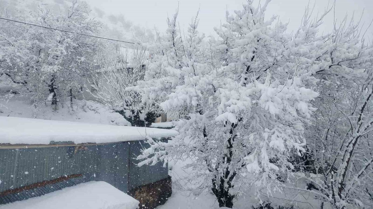 Malatya’da 9 ilçede eğitime kar engeli
