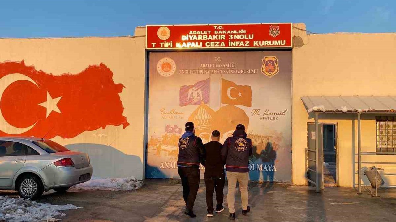 Diyarbakır’da farklı suçlardan araması bulunan 140 kişi yakalandı
