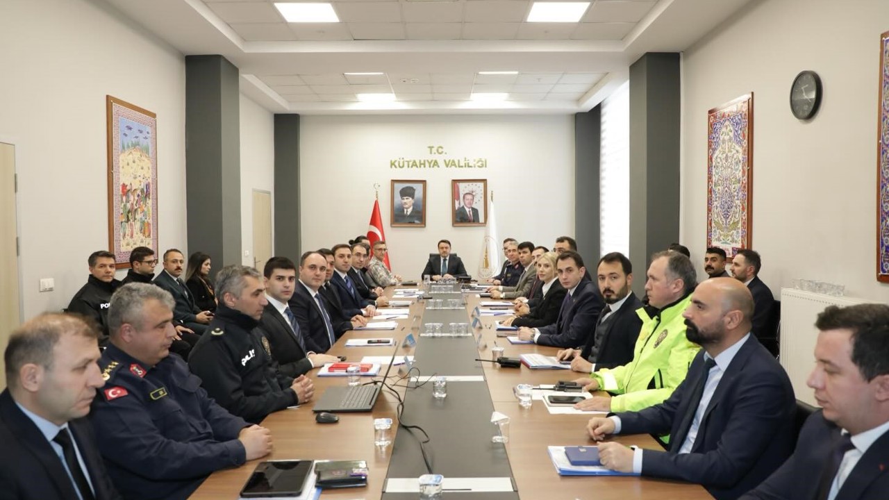 Vali Işın: "Devletin temel görevlerinden biri de vatandaşların huzur ve güven içinde yaşamalarını sağlamaktır"
