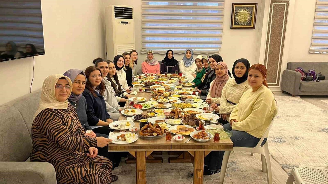 Yurtlarda sınav stresine karşı moral etkinlikleri düzenlendi
