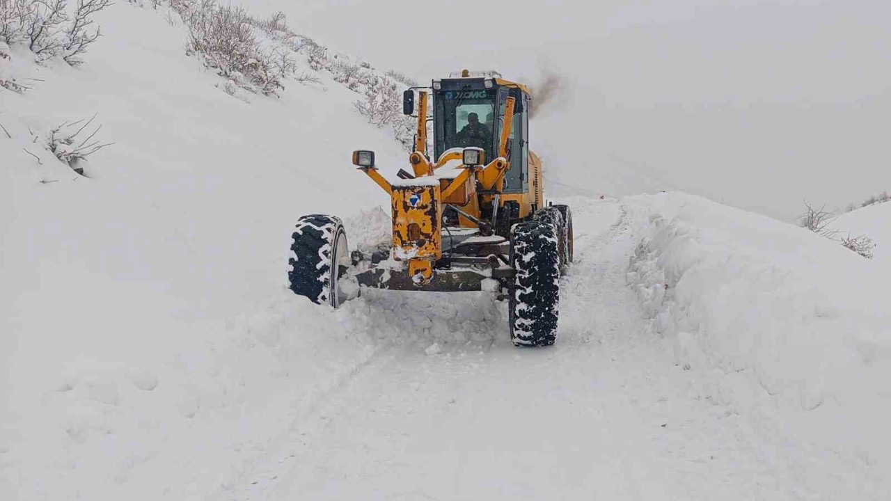 Diyarbakır’da, 6 ilçede 319 kilometrelik kırsal mahalle yolu ulaşıma açıldı
