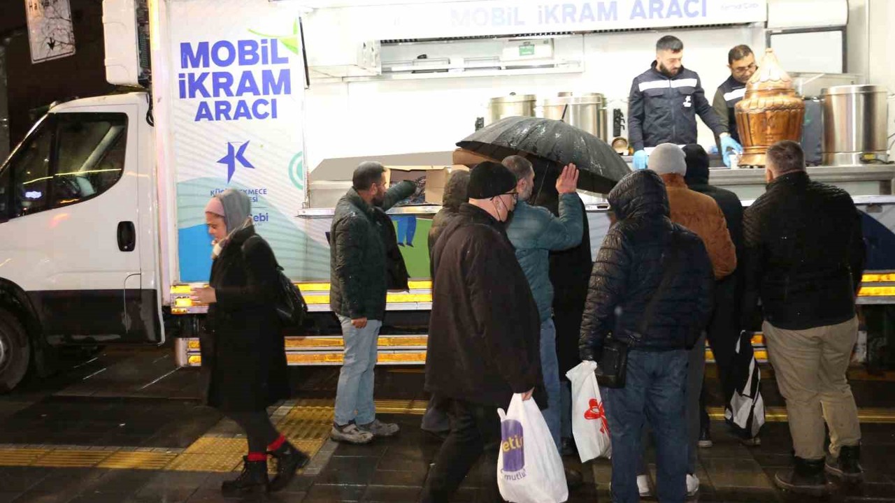 Soğuk havalarda sıcak dayanışma Küçükçekmece’de
