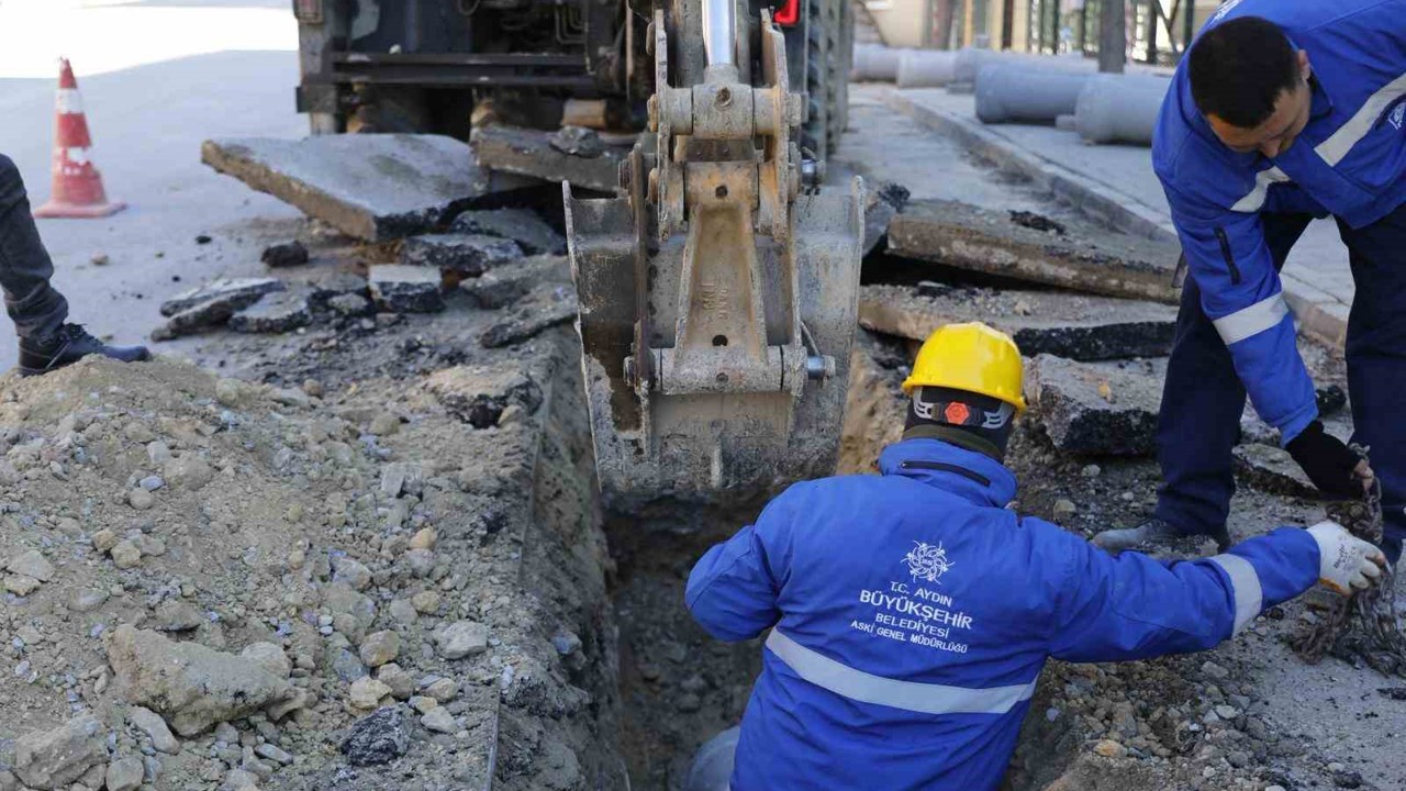 Büyükşehir’in Kuşadası’nda altyapı çalışmaları sürüyor
