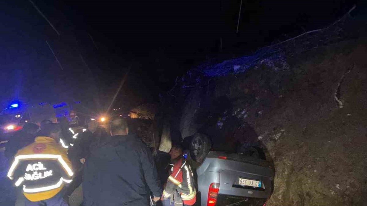 Kazdağları yolunda otomobil takla attı
