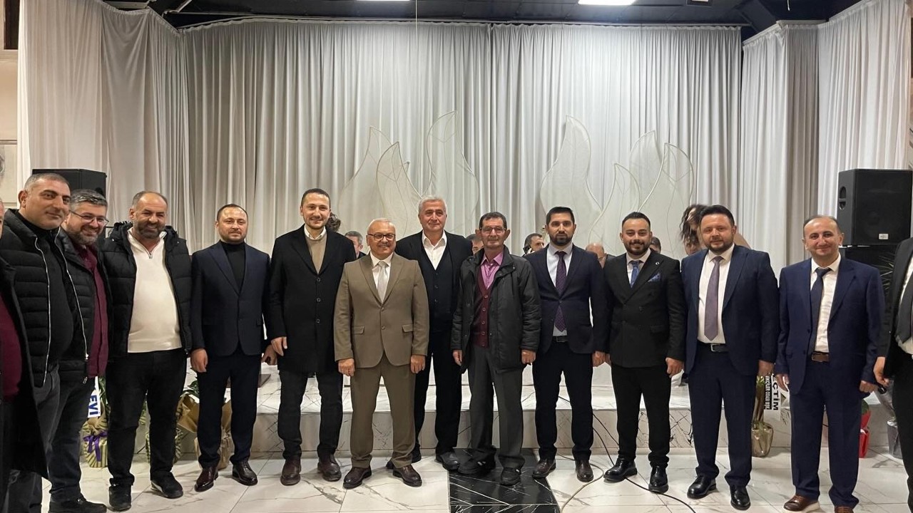 Düzce Yapı Sanatları Esnaf Odası’nda Bülent Keser güven tazeledi
