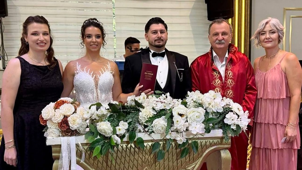 Yunusemre’de 2025 yılında bin 464 çift dünyaevine girdi
