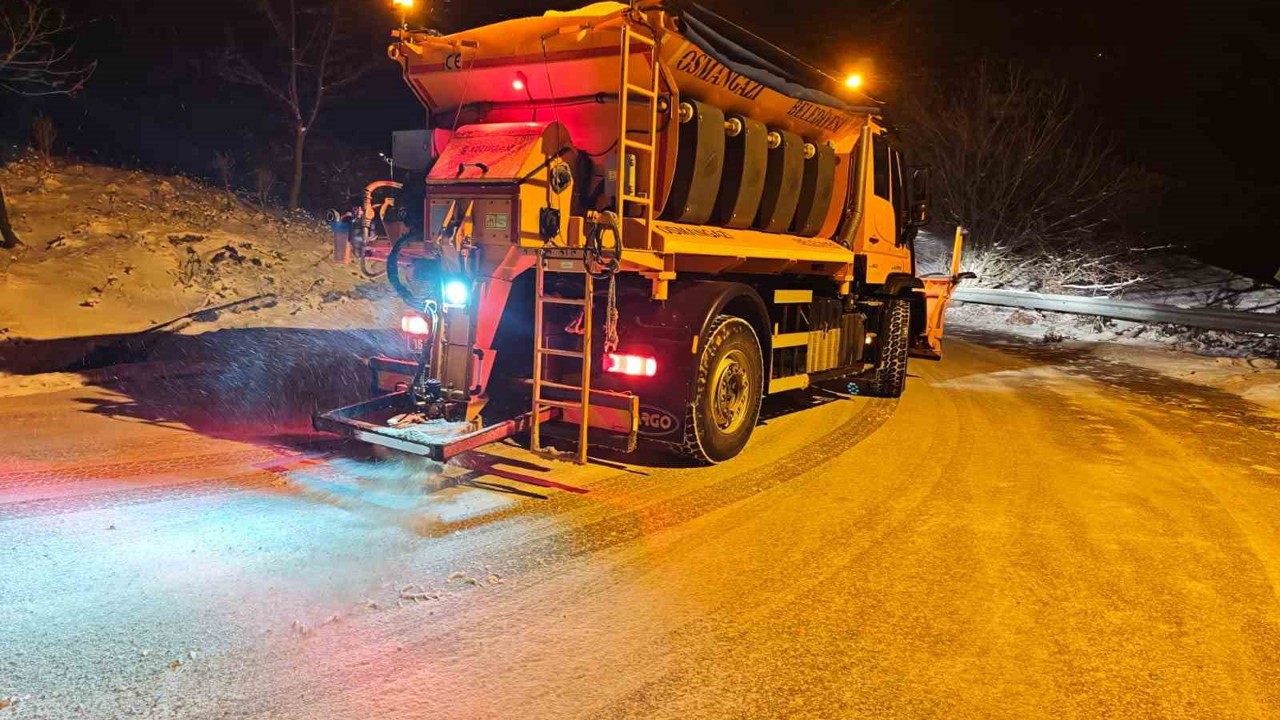 Kar yağışı Osmangazi’de hayatı aksatmadı

