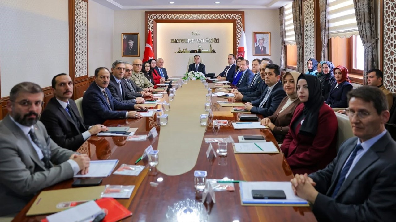 Bayburt’ta kadına yönelik şiddetle mücadele toplantısı
