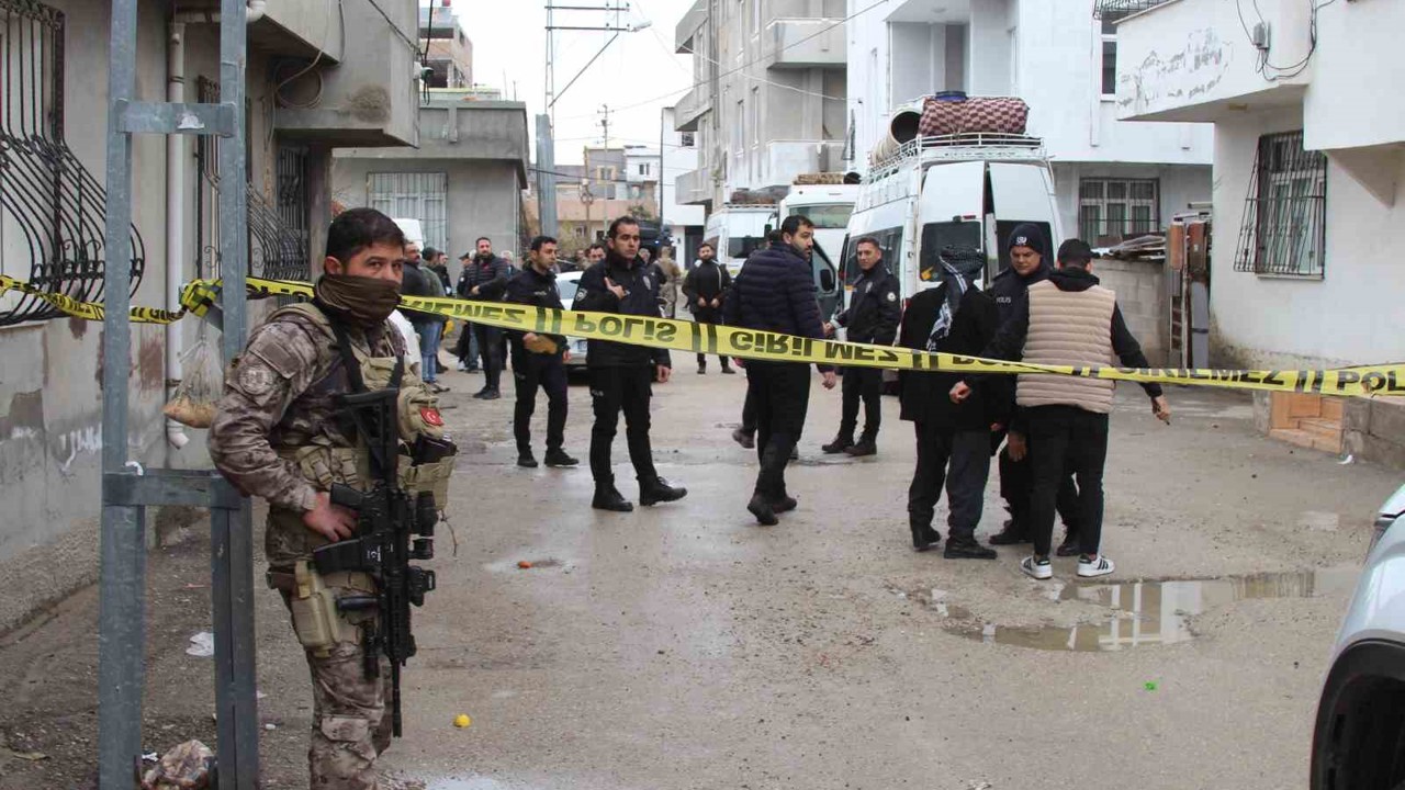 Adana’da taşlı, sopalı, silahlı kavga: 1 ölü, 5 yaralı
