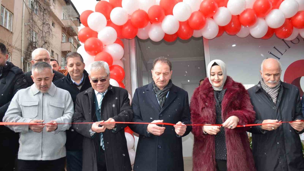Bilecik’te İyiliğe Dokun Yardımlaşma ve Dayanışma Derneği dualarla açıldı
