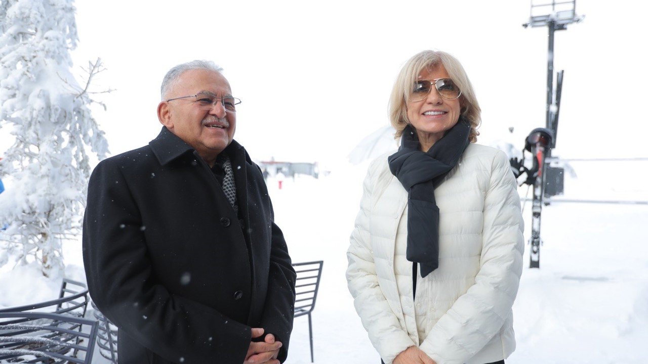 Başkan Büyükkılıç, eski Başbakan Tansu Çiller’e Erciyes’i tanıttı
