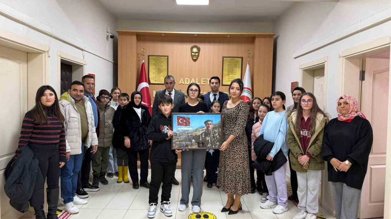 Pankreas kanserinden hayatını kaybeden gazinin anısı adliye duvarında yaşatılacak
