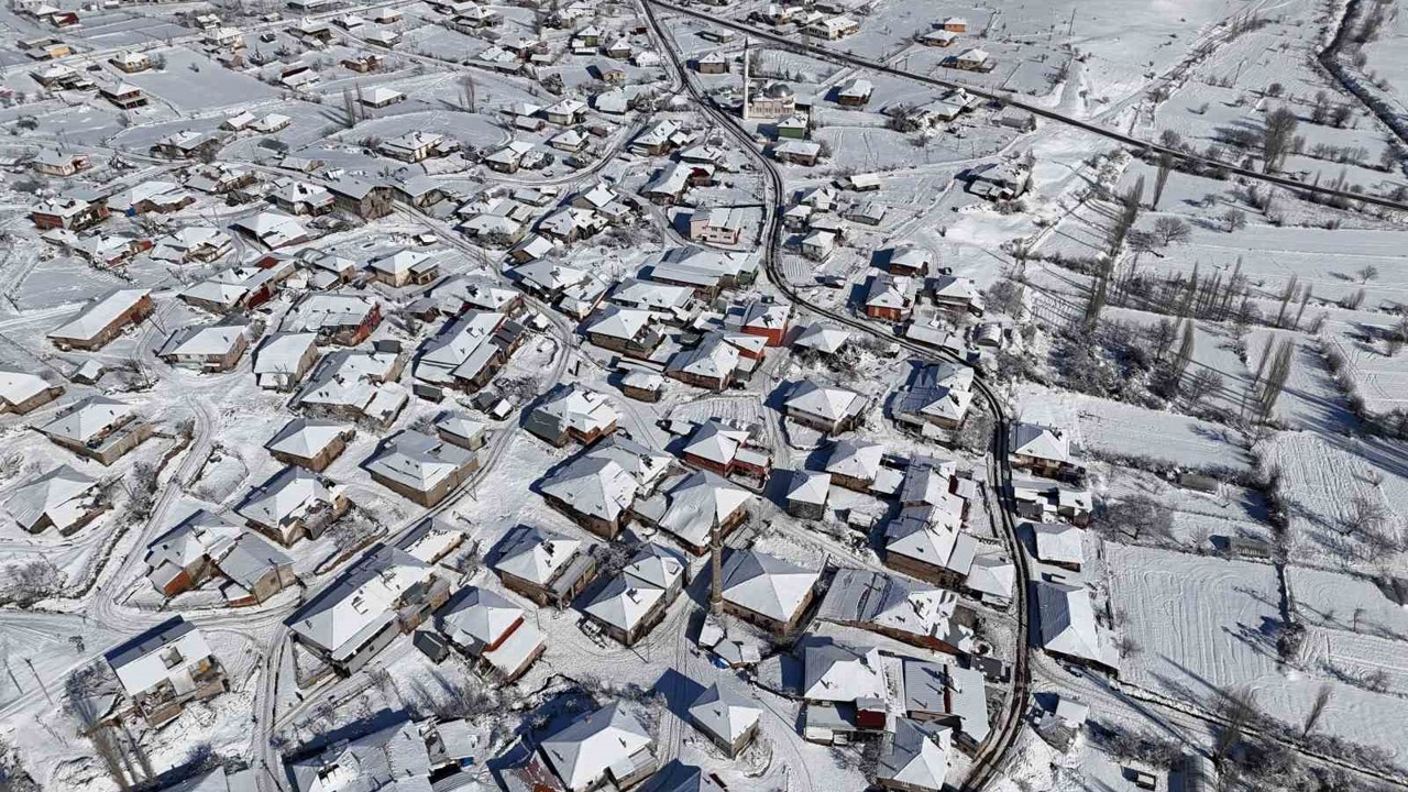 Uşak’ta kartpostallık kar manzaraları
