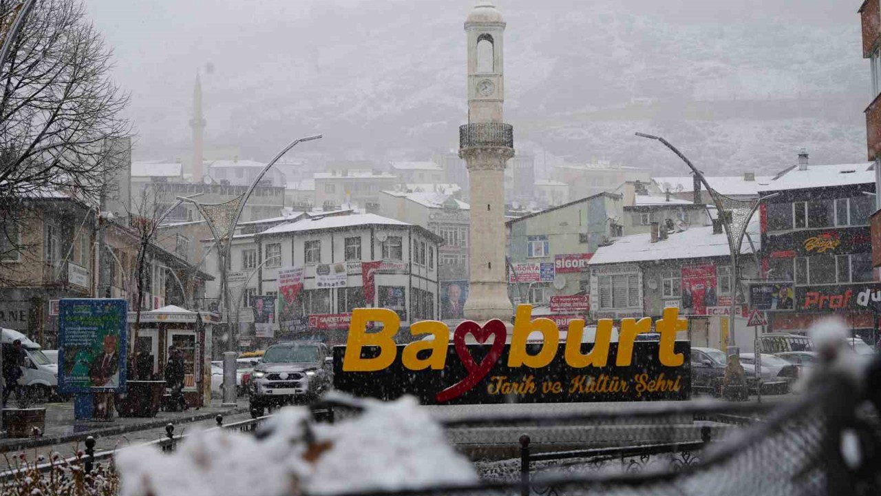 Bayburt’ta kar tatili bir gün daha uzatıldı

