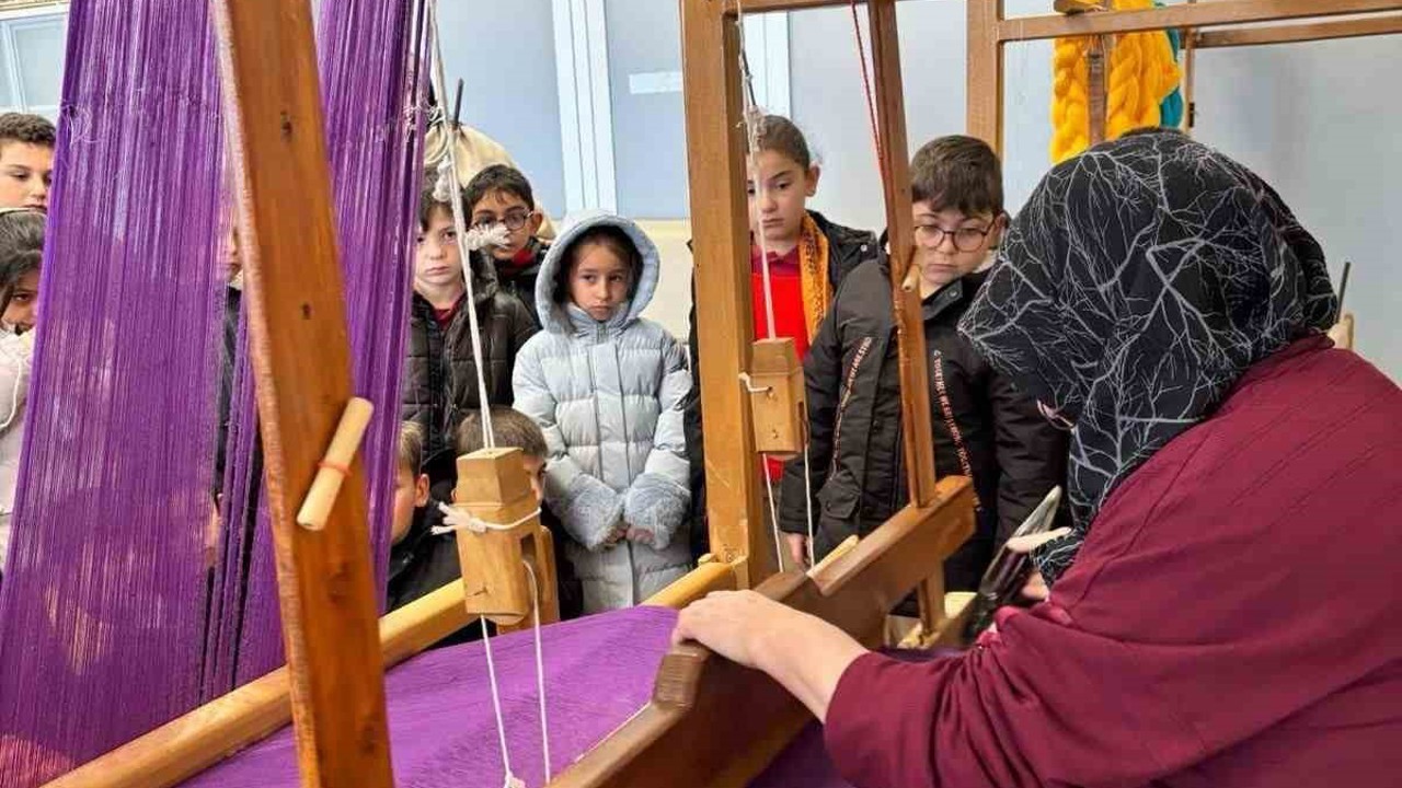 Bayburt ehramı öğrencilere tanıtıldı
