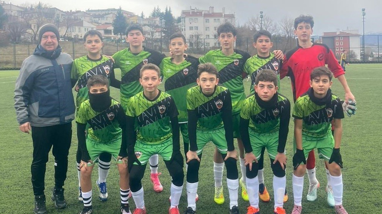 Bilecik U14 Gençler Ligi’nde Vitraspor zirveye 1 adım daha yaklaştı
