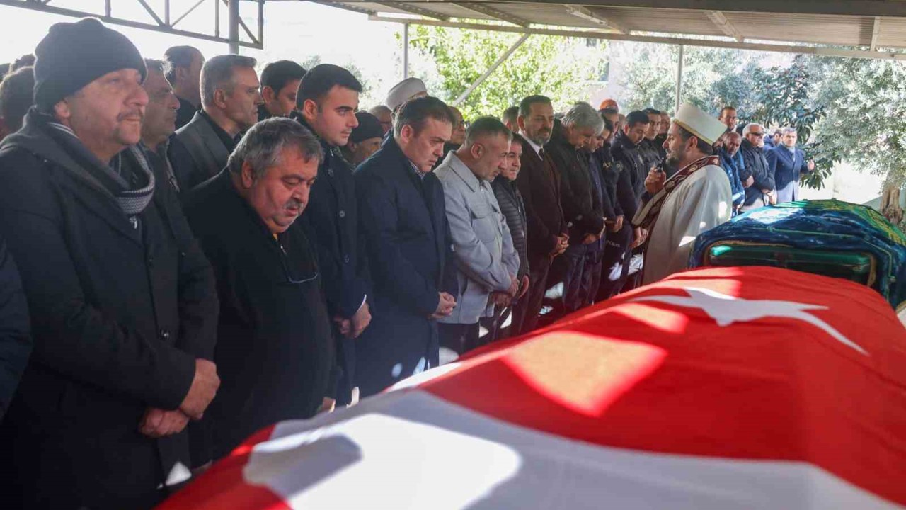 Vali Sözer, gazi cenazesine katıldı
