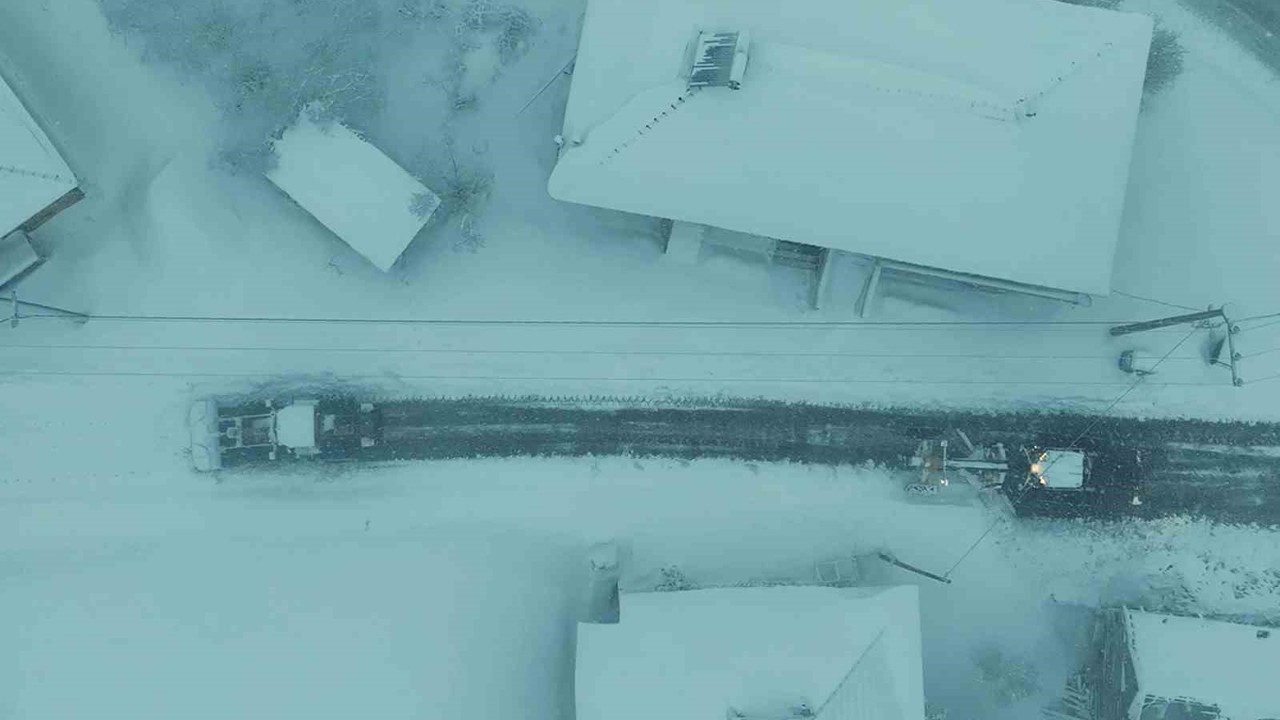 Kar sebebiyle kapanan 35 yolun 34’ü açıldı
