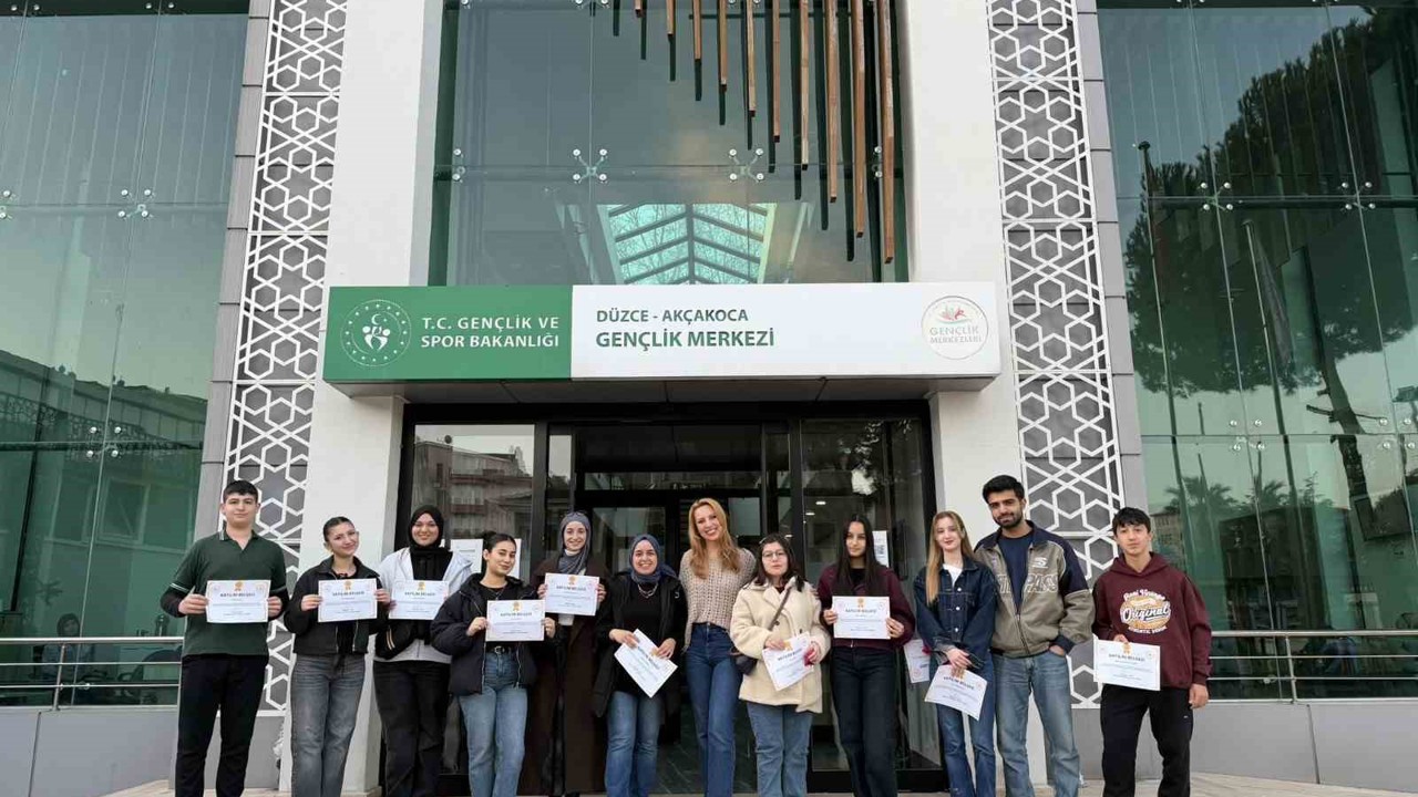 Akçakoca Gençlik Merkezi’nde diksiyon atölyesi tamamlandı
