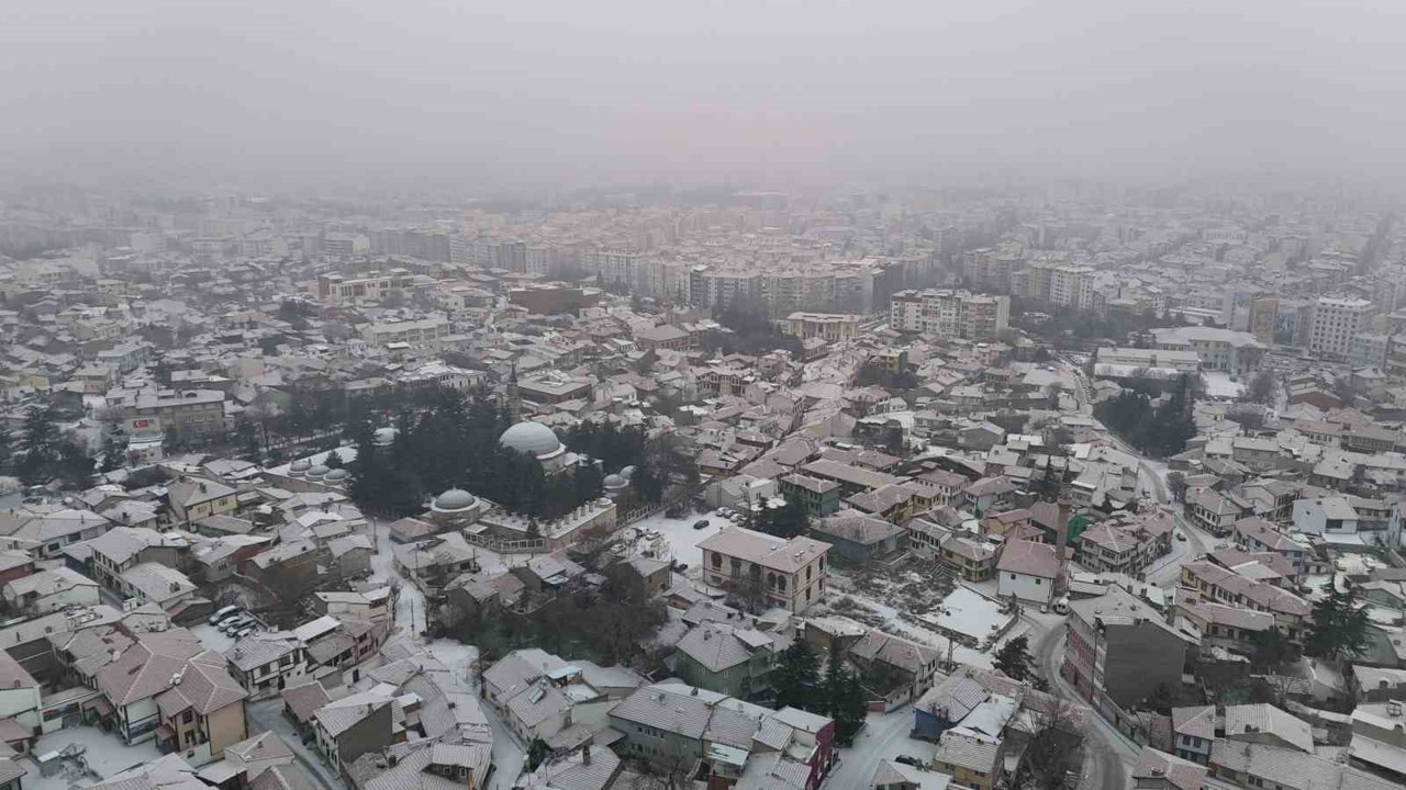 Beyaza bürünen Eskişehir’de kar bereketi
