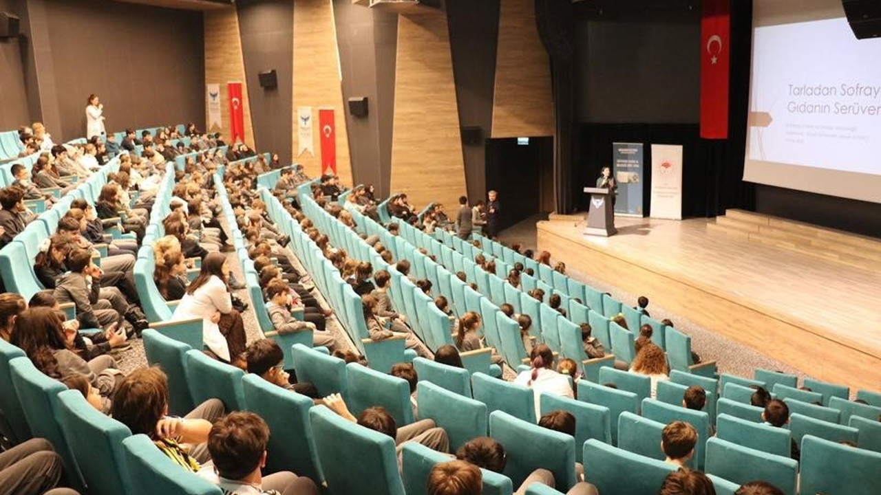 Kütahya’da öğrencilere "Gıda güvenilirliği, gıda israfı ve gıda hijyeni" konulu eğitim
