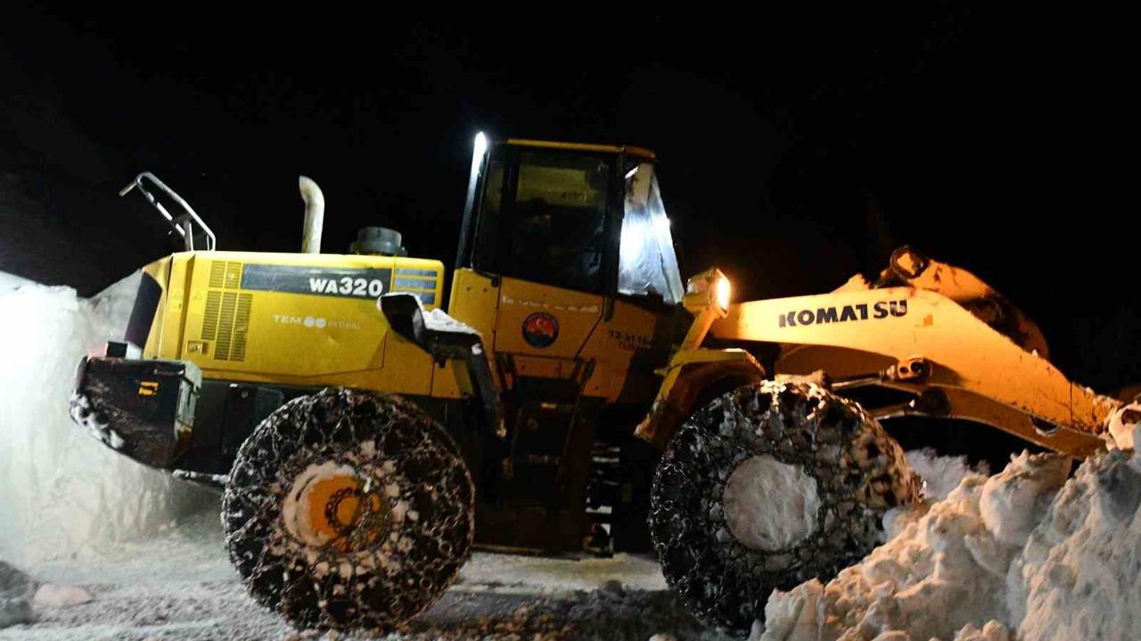 Şırnak’ta kar esareti: Açılan yollar tekrar kapanıyor
