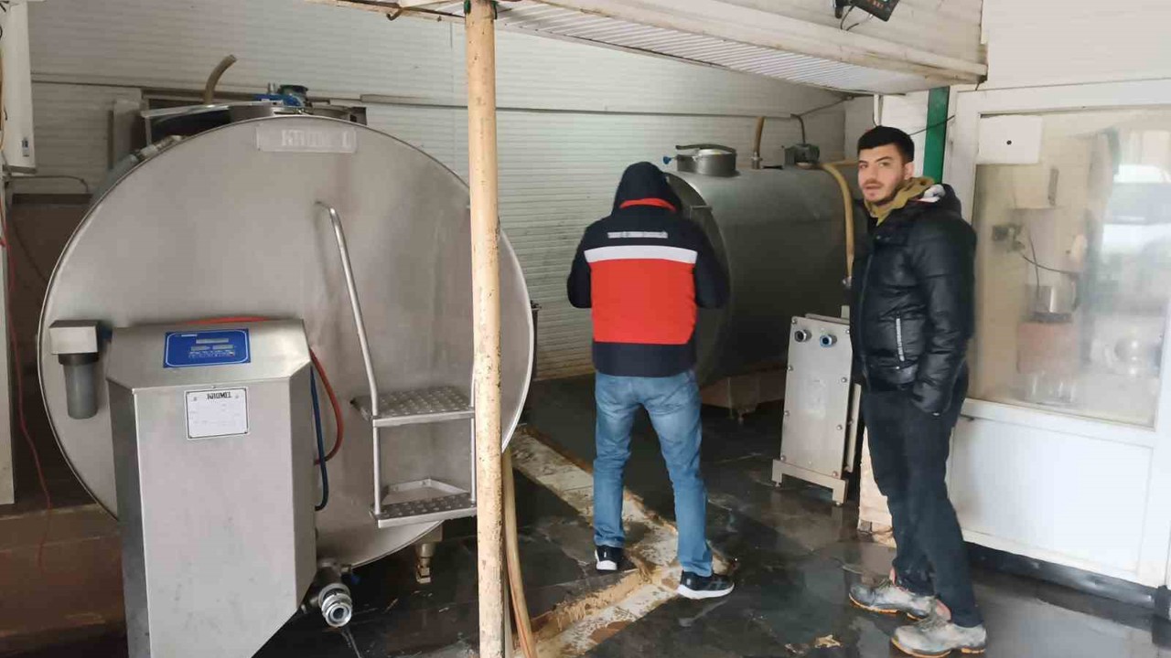 Altıntaş’ta süt soğutma tankları denetlendi

