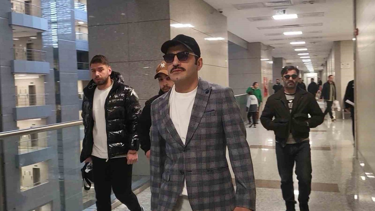 Oyuncu Ufuk Bayraktar hakim karşısında: "Ben sadece Beyoğlu’ndaki gençlere yardımcı olmaya çalışırım"
