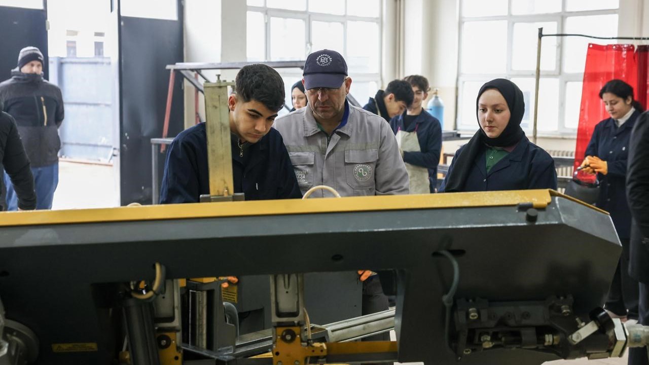 Arnavutköy Belediyesinin kamelyaları meslek liselerinde üretiliyor
