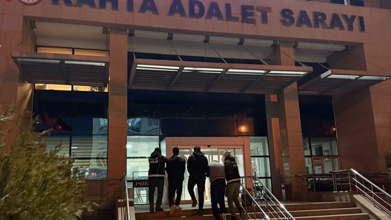 Kahta’da uyuşturucu operasyonunda 4 şahıs tutuklandı
