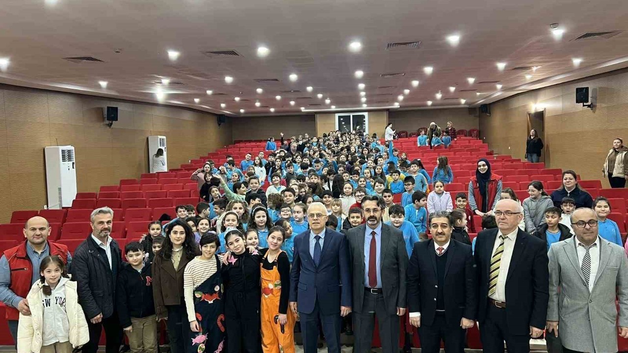 "RI-FAT GSB Çocuk Tiyatrosu" projesi kapsamında okullarda tiyatro gösterisi
