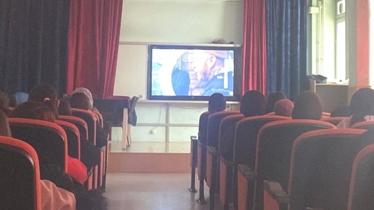 Kütahya Akşemsettin Kız Anadolu İmam Hatip Lisesinde belgesel gösterimi
