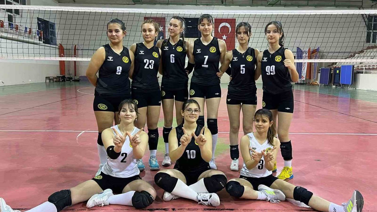 Söğütspor Kadın Voleybol Takımı Bölgesel Lig’de mücadele edecek
